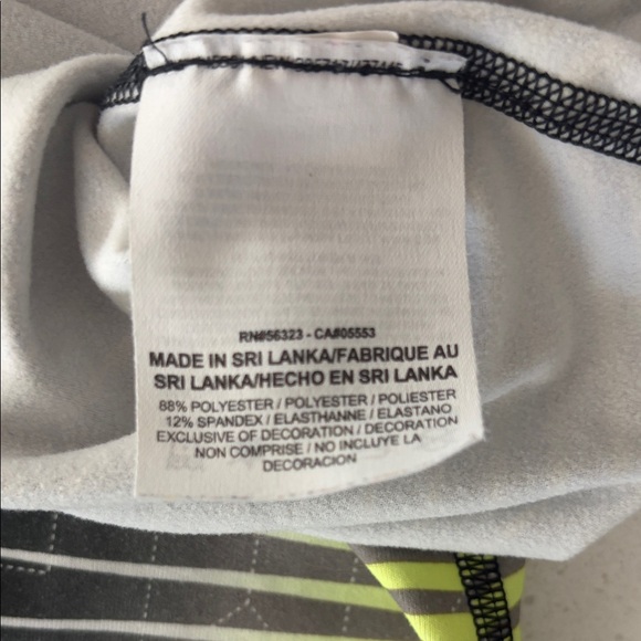 Nike Geometric Quarter Zip - Picture 8 of 8